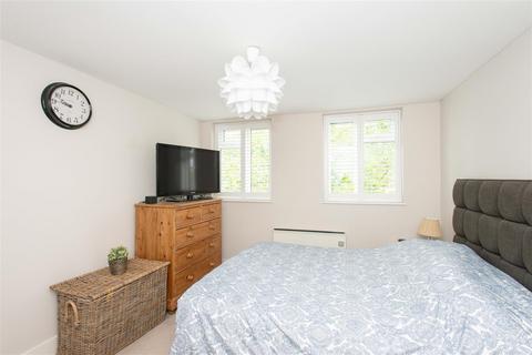 3 bedroom flat for sale, High Street, Orpington