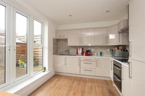 3 bedroom flat for sale, High Street, Orpington