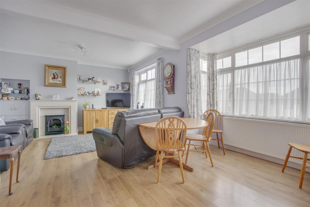 3 Southfield Road, HP13 5 JZ-10.jpg
