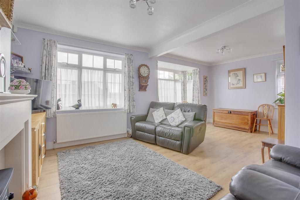 3 Southfield Road, HP13 5 JZ-11.jpg