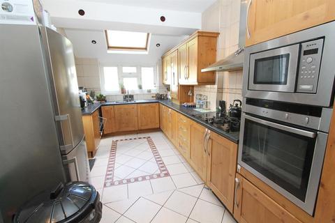 44 Brighton Road, Coulsdon, CR5 2BA