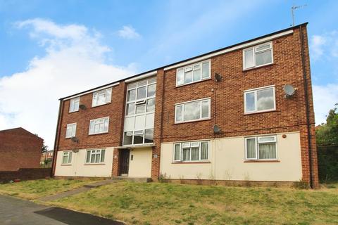 2 bedroom flat for sale, Weekes Drive, Slough