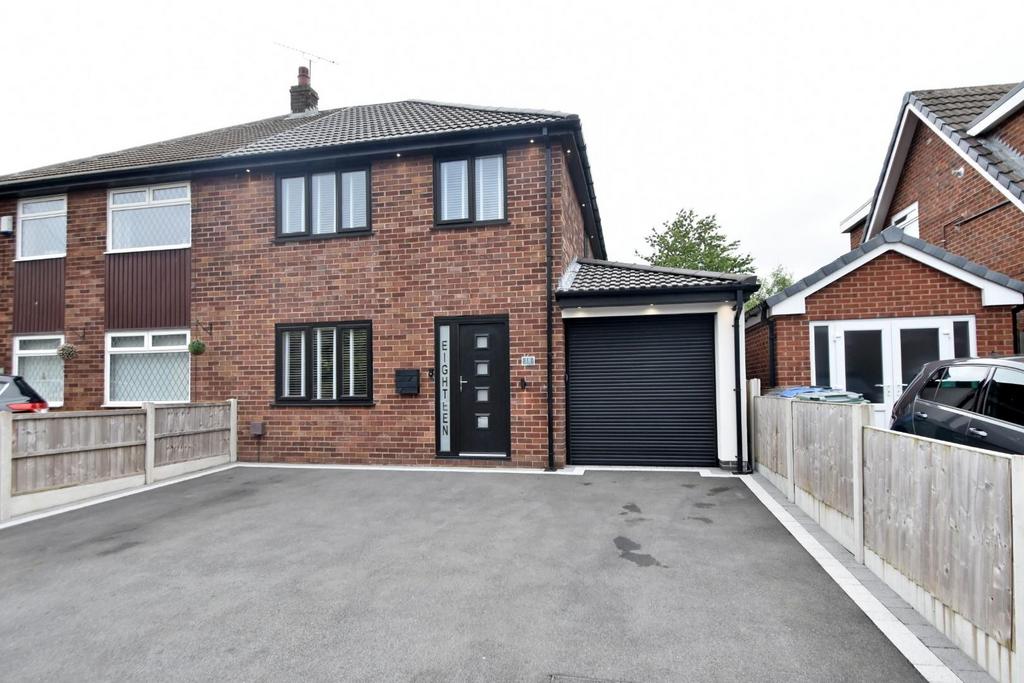 Old Lane, Walmersley BL9 3 bed semidetached house for sale £300,000