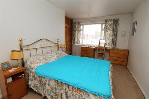 24 Barr Road, Potters Bar, EN6 5PG
