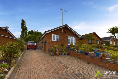 2 bedroom detached bungalow for sale, Chatsworth Drive, Burton-On-Trent DE13