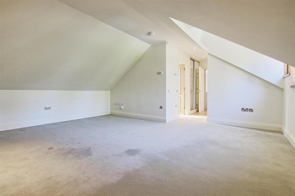 Bedroom 1 - 2.jpg