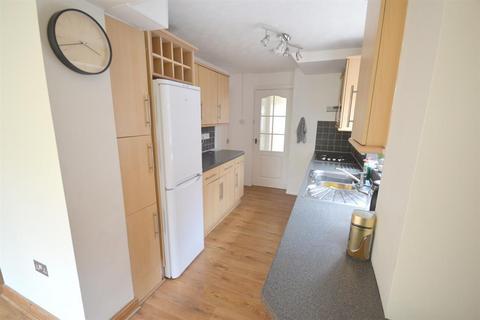 3 bedroom semi-detached house to rent, Knightley Road, Exeter. EX2 4SR