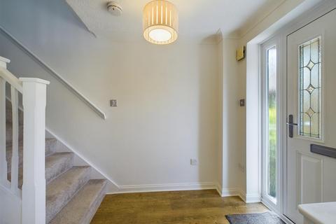 3 Alfred Close, Worth, Crawley, RH10 7SD
