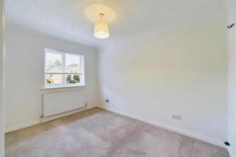 3 Alfred Close, Worth, Crawley, RH10 7SD