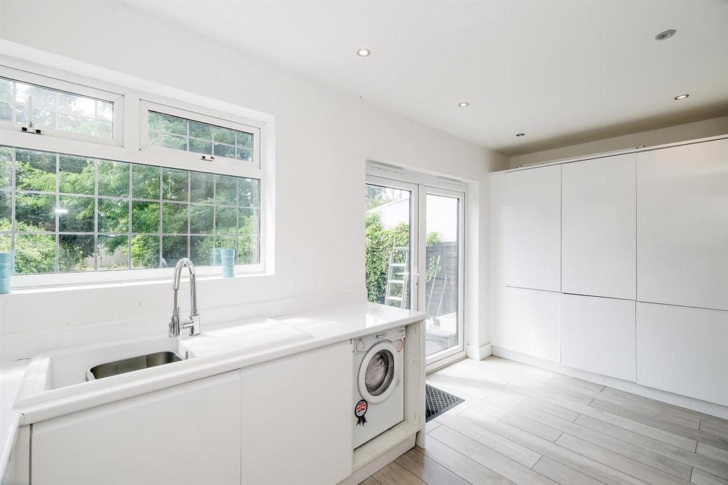 75, Burnham Road-8 web.jpg
