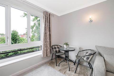 1 bedroom retirement property for sale, Oak Lodge, Cambridge Road, Wanstead