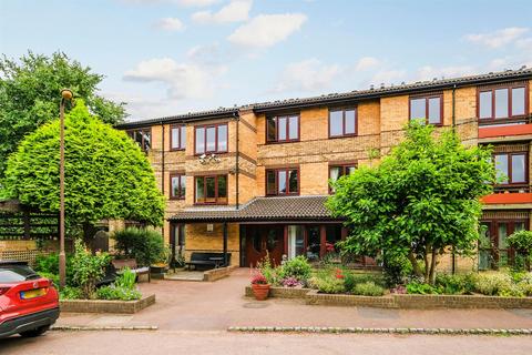 1 bedroom retirement property for sale, Oak Lodge, Cambridge Road, Wanstead