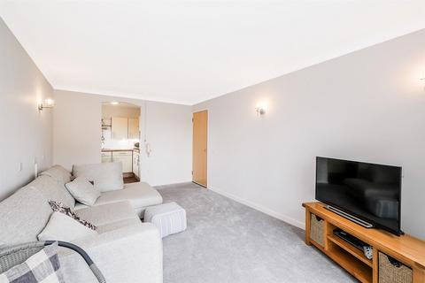 1 bedroom retirement property for sale, Oak Lodge, Cambridge Road, Wanstead