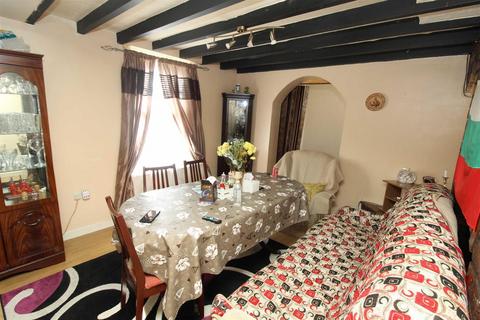 6 bedroom cottage for sale, Chapel Street, Oswestry