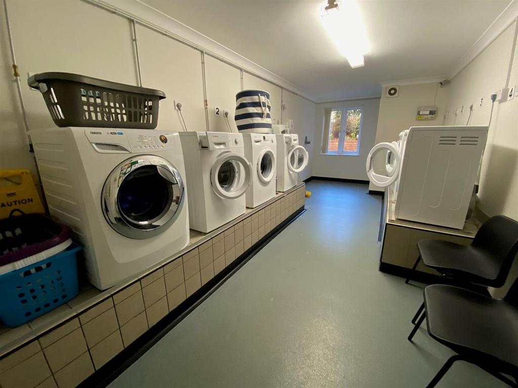 Communal Laundry Room.jpg