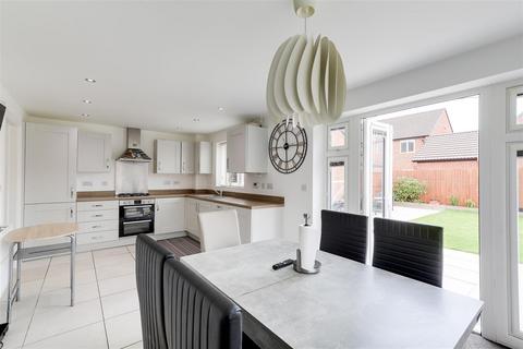 4 bedroom detached house to rent, Pates Close, Linby NG15