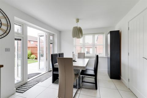 4 bedroom detached house to rent, Pates Close, Linby NG15