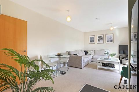 Flat 12, Violet House Reservoir Way, Ilford, IG6 3FH