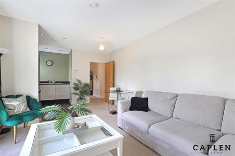 Flat 12, Violet House Reservoir Way, Ilford, IG6 3FH