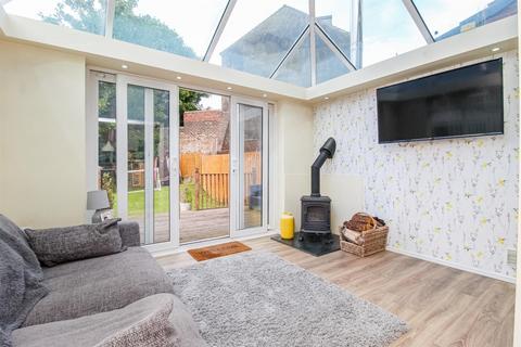 12 The Rowans, Robin Hood, Wakefield, WF3 3FA