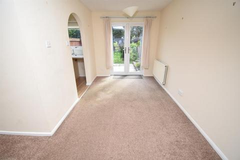 3 bedroom townhouse to rent, Holly Mede, Ossett WF5