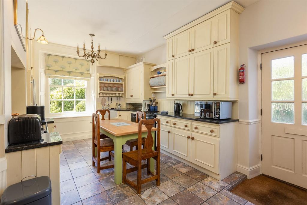 Kitchen/Breakfast Room