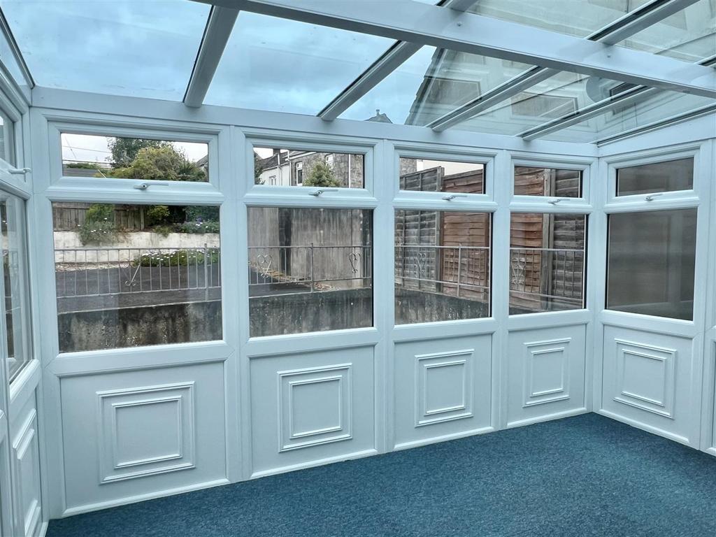 Conservatory/Sun Room: