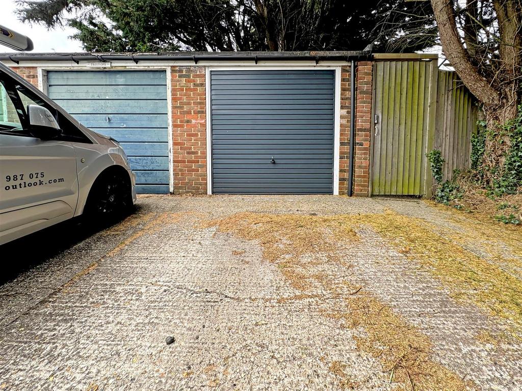 Garage.jpg