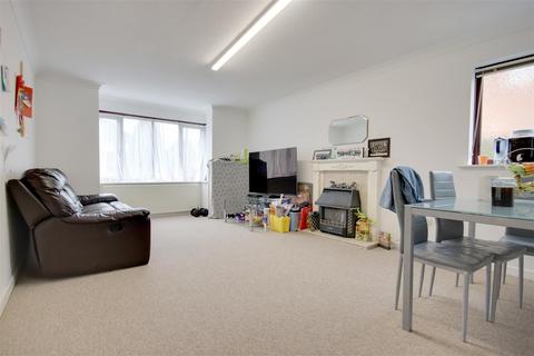 2 bedroom apartment to rent, Osborne Road, New Milton