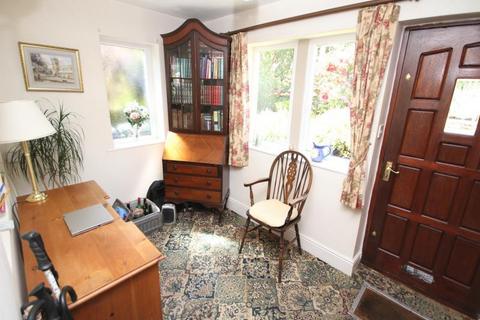 3 bedroom cottage for sale, Park Road, Thackley, Bradford