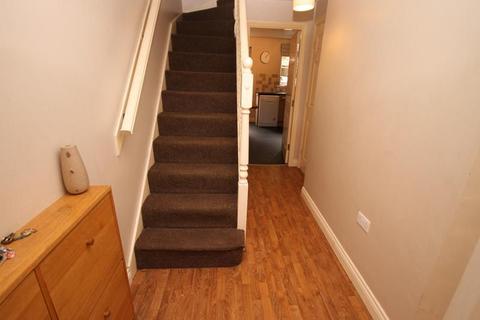 21 Longlands, Idle, Bradford, BD10 9UG