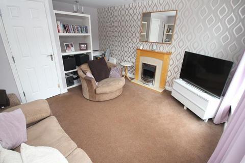 21 Longlands, Idle, Bradford, BD10 9UG