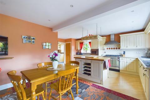 2 Banc Y Chwarel, Bodfari, Denbigh, LL16 4DJ