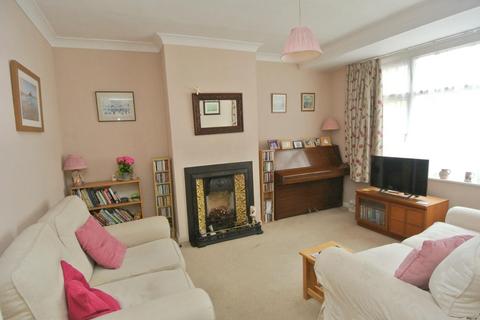 3 bedroom house for sale, Rosa Avenue, Ashford TW15