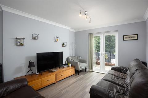 3 Acrewood Close, Leeds, LS17 8GJ