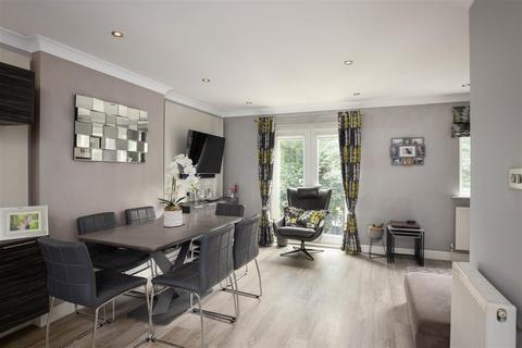 3 Acrewood Close, Leeds, LS17 8GJ