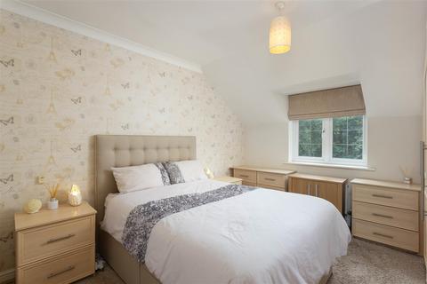 3 Acrewood Close, Leeds, LS17 8GJ