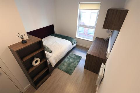 1 bedroom in a flat share to rent, Prince Edwin Street, Liverpool L5