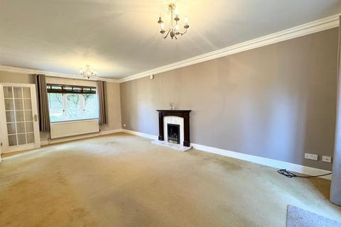 4 bedroom detached house to rent, Shuttle Close, Biddenden, Ashford