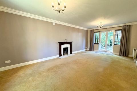 4 bedroom detached house to rent, Shuttle Close, Biddenden, Ashford