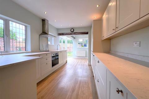 4 bedroom cottage for sale, Wellesbourne Road, Barford, Warwick