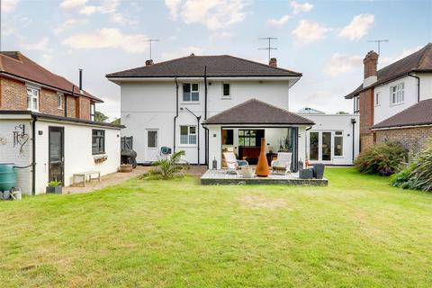 3 Second Avenue, Worthing, BN14 9NX