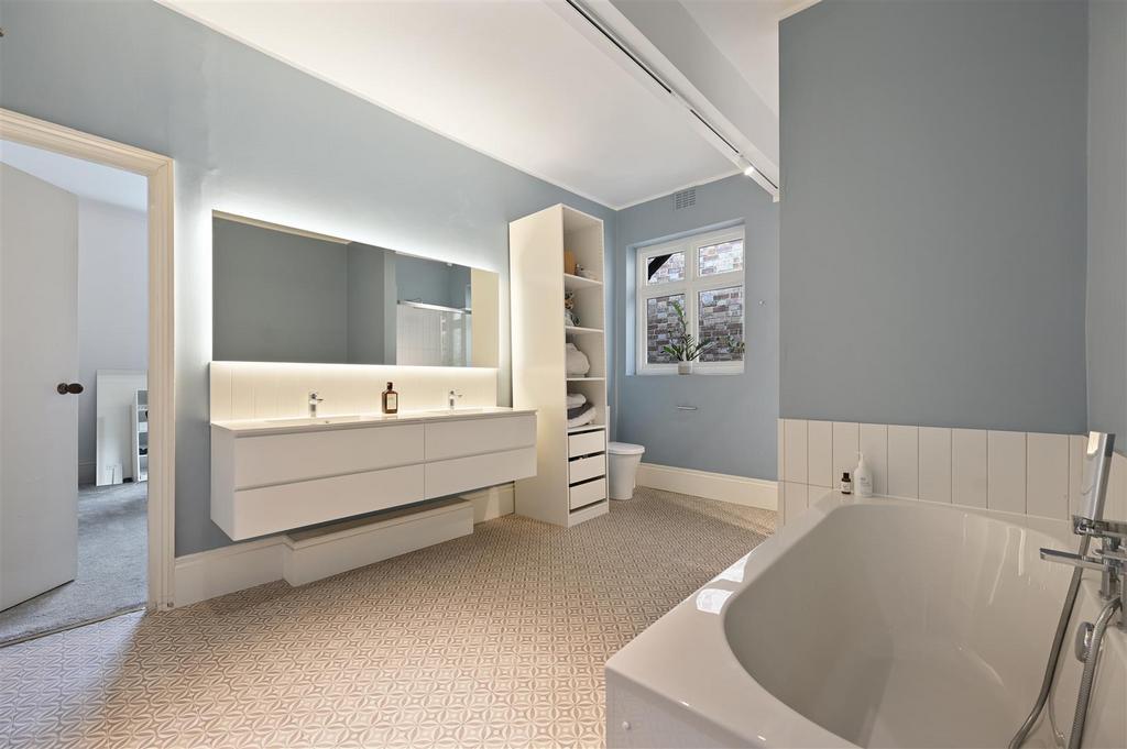 Goldhawk Road - Ensuite A3 (1).JPG
