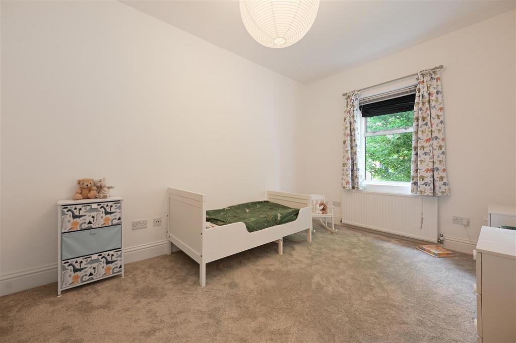 Goldhawk Road - Bedroom3 (1).JPG