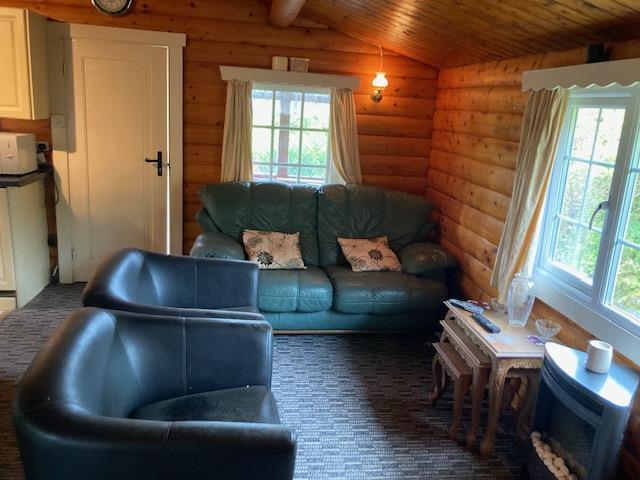 Living Room 2.jpg