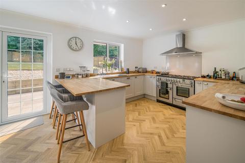 5 bedroom chalet for sale, Totland Bay, Isle of Wight