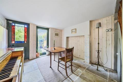5 Laureston Place, Dover, CT16 1QX