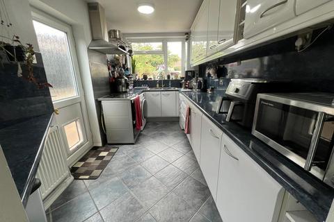 4 bedroom semi-detached house for sale, Frith Close, Glenfield, Leicester