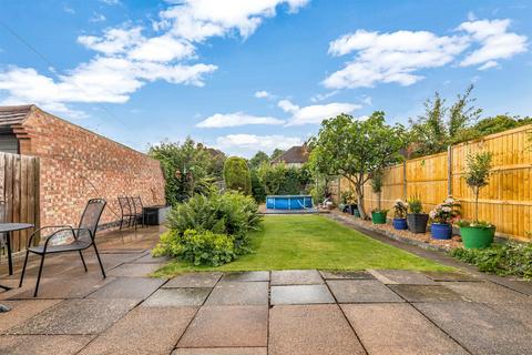 3 bedroom semi-detached house for sale, Woodbank Road, Leicester