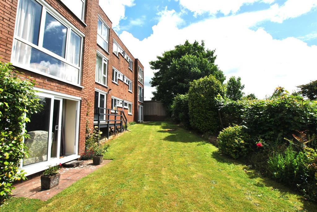 Allison Road, Bristol 2 bed flat for sale £200,000